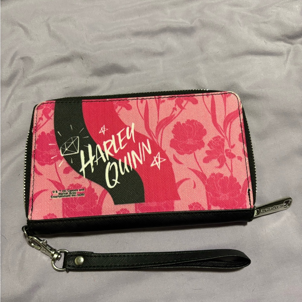 Buckle-Down Harley Quinn Pink and Black Wallet